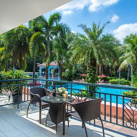 Pullman Hotel&Pullman Living Dongguan Forum Bagian luar foto