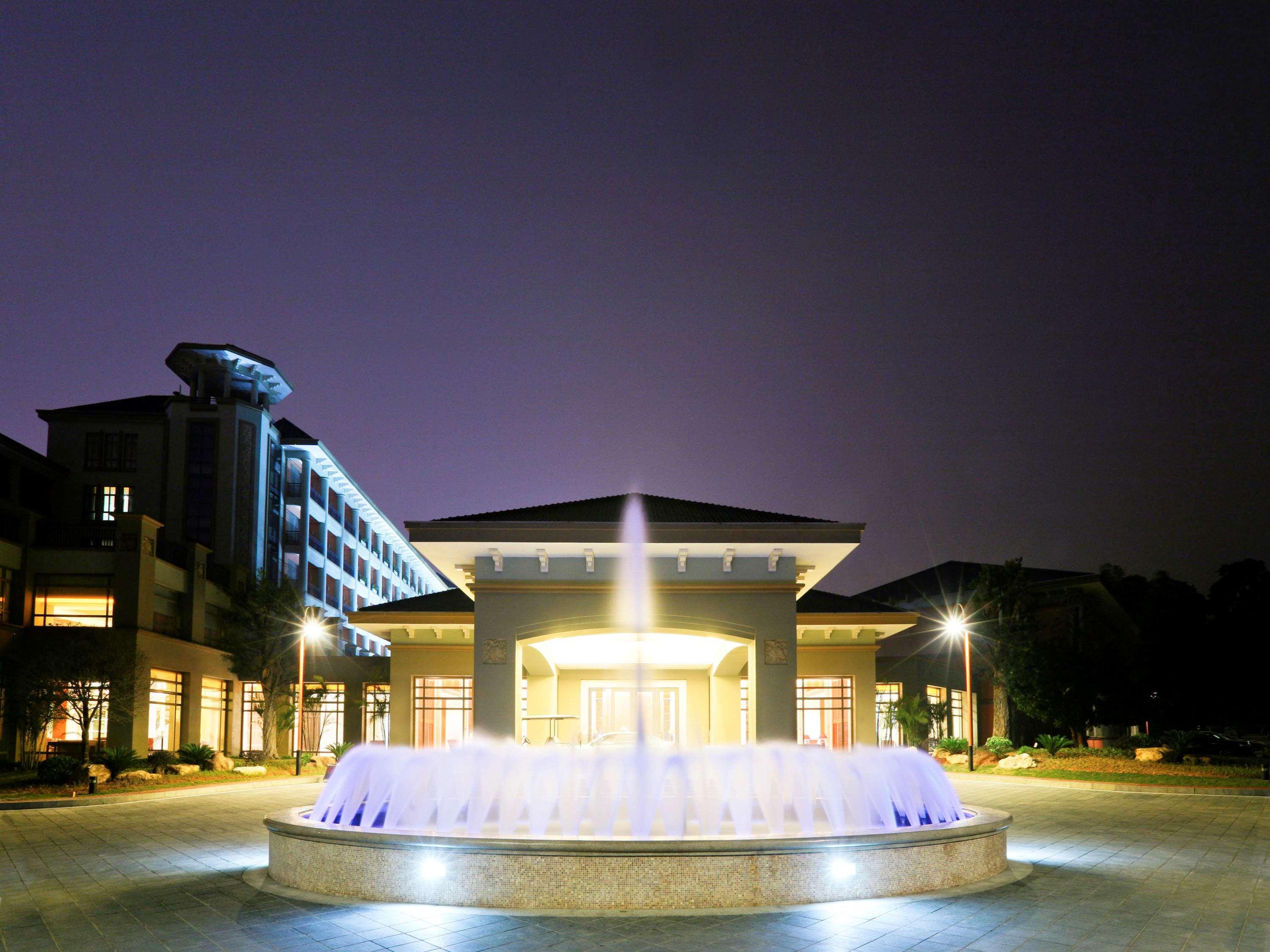 Pullman Hotel&Pullman Living Dongguan Forum Bagian luar foto